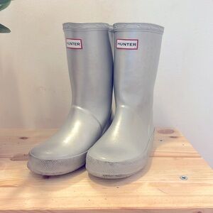 Hunter kids rain boots size 10